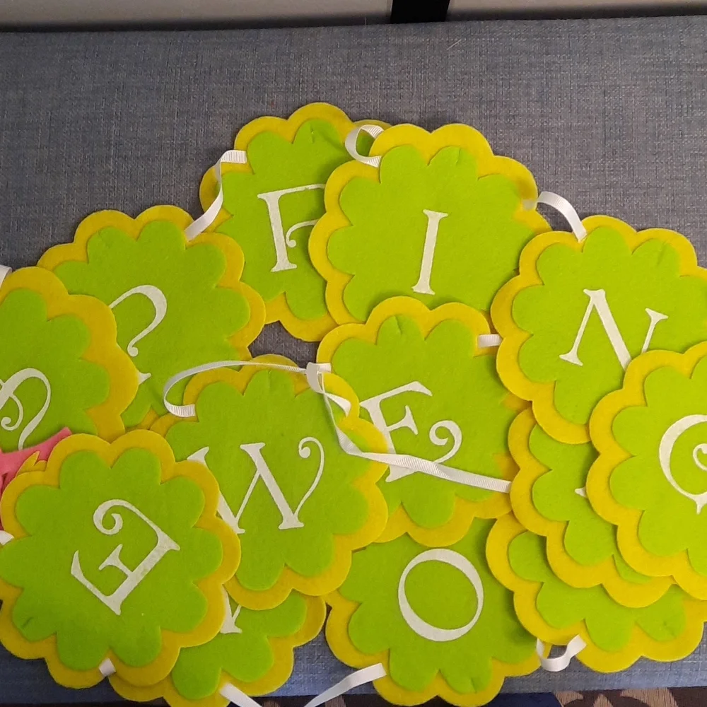 Felt Banner Garland Welcome Spring Flowers Bright & Cheery